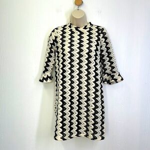 TopShop - Go Go Black And White 3/4 Sleeves Crochet Mini Dress Size 6